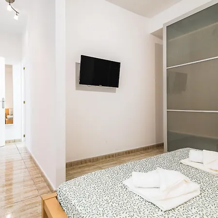 Elegant La Naval 4 *